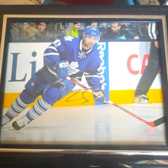 AUTOGRAPHED SPORTS - Picture 5 of 9